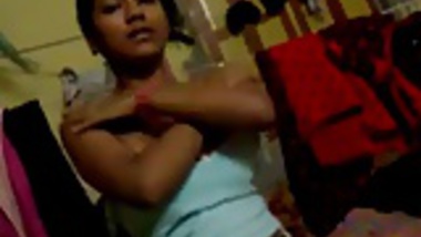 Hostel girls shows hot to other girls