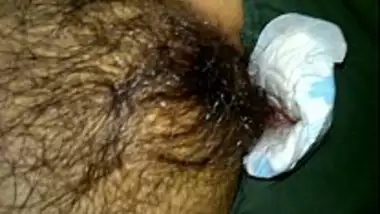 Period Wali Chudai - Husband enjoying his hairy wife in her periods hot tamil girls porn