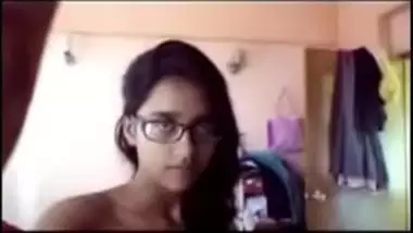 Sexy Bengali Girl Showing Her Hot Melons