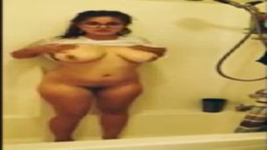 MMS Video Of Punjabi Girl With Lover In Shower
