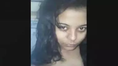 Beautiful Bengali Cute Girl Showing And Fingering Part 1