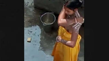 Desi Married bhabi Bathing Secretly Recorded