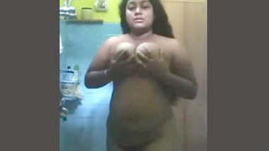 Horny Bangladeshi Girl Fingerring New Leaked MMS
