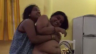Indian Lesbian naked strip dance video leaked