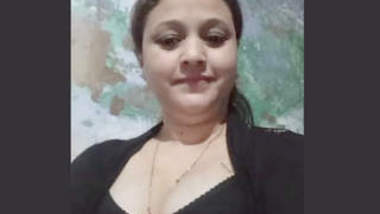 Hot Desi Aunty Stripping with Hindi Audio