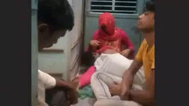 Couple romance in train new clips