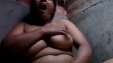 Desi village aunty masturbating video