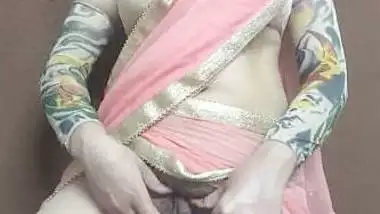 Desi hot bhabi show her boobs n pussy