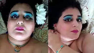 desi aunty boobs and navel show