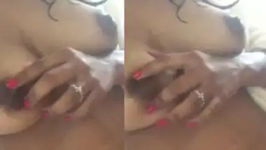 Sexy Lankan Girl Pressing Boobs