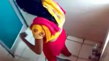 Bangla Desi Hostel Girls Hidden Cam in Toilet XXX HQ