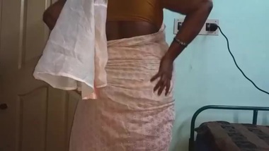 Tamil Sexy Mallu Aunty Nude Selfie And...