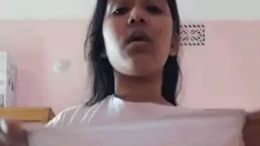 Super Sexy and Horny Desi lady striptease porn