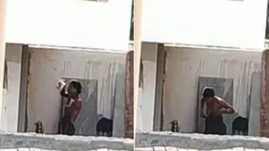 Desi MILF is so languid in XXX porn video washing body outdoors