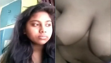 Wonderful natural tits are one of the reasons for subscribing Desi babe