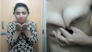 Sweet Desi teen proves her XXX assets are prepared for sex with BF