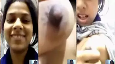 Desi Babe showing boobs on video call