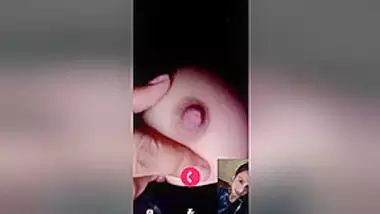 Today Exclusive- Sexy Bihari Girl Showing Her Boobs On Video Call Part 1