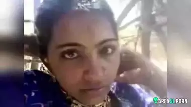 Indian couple discreetly moves away to fuck, but is discovered, Desi mms