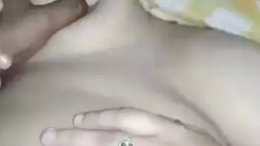 Beautiful chubby Desi wife’s hot XXX fucking on bed MMS