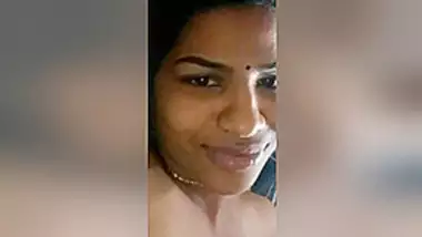 Today Exclusive- Desi Tamil Girl Showing Her Boobs And Pussy On Video Call Part 1