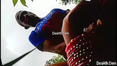 Exclusive- Desi Cheating Wife Outdoor Sex With Lover