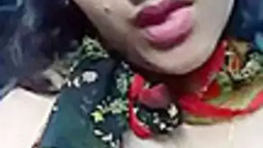 Bangladeshi Call Girl Mitu Showing Her Tits