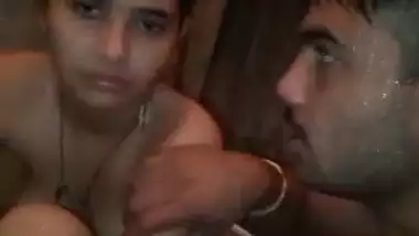 Step sister aur bhai ka bath sex