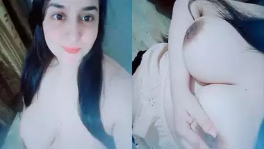 Beautiful busty Bhabhi showing boobies