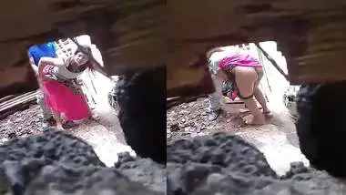 Desi lover standing outdoor sex