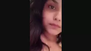 Desi Beautiful Girl Showing Update
