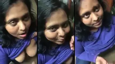 Desi whorish aunty gives own nephew handjob