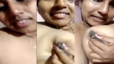 Desi nude milf shoots her naked MMS for her lover