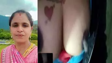 Tattooed Tamil aunty shows big long nipples to lover