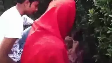 Couple Romance In Park - Movies. video3porn3