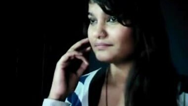 hot pakistani randi neha sucks finger thinking her bf dick