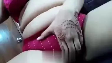 Busty Bangladeshi girl exposes her nice big boobs