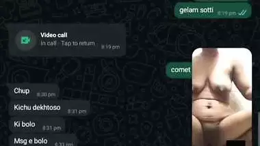 Striptease video call of a cheater bhabhi to lover