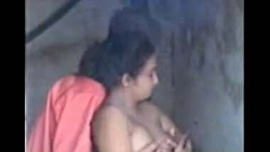 Eating Bhabhi’s Pussy