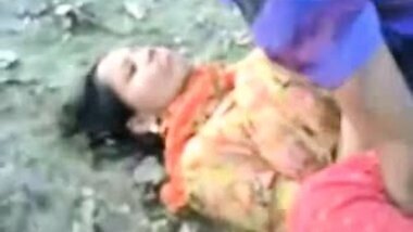 Sexy Indian GF Has A Hard Fuck With Her BF Outdoors