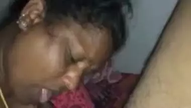 Older Mallu aunty pov oral MMS video