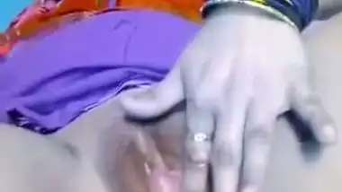Desi Masturbation Fucking Her Juicy Cunt With...