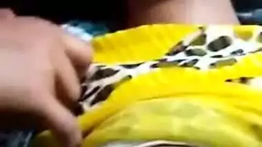 Cute desi girl in yellow chudidhar showing a boobs