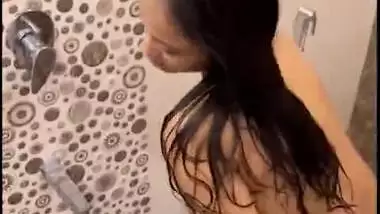 Famous Insta Model & Actress Latest Exclusive FULL Nude Bath Video