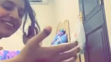 Paki super hot college babe sucking lover dick and nude captured part 1