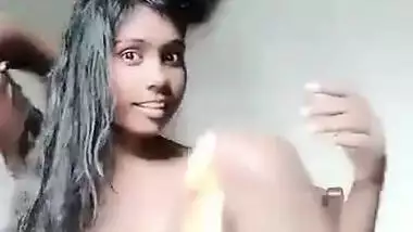 Desi Girl Showing Boobs