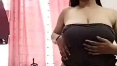 Music class teacher showed huge tits on video call