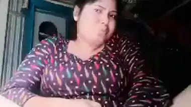 Bangla naked Boudi fingering fat pussy viral show