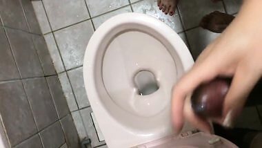 Beautiful filipina giving a handjob to a bangladeshi guy