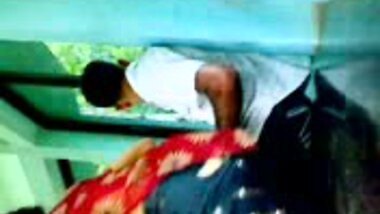 Bangladeshi Muslim girl Farzana fucking her bf secretlly
